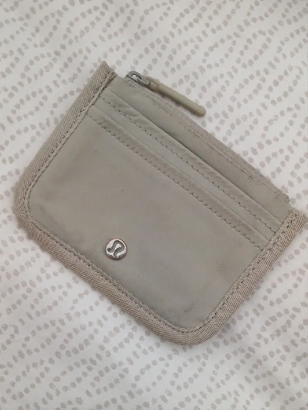Compact Cream Leather Zip Card Wallet